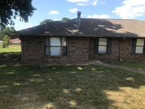 Building Photo - 3756 Oak Hill Dr