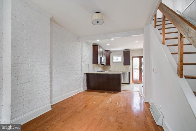 Building Photo - 2328 Perot St