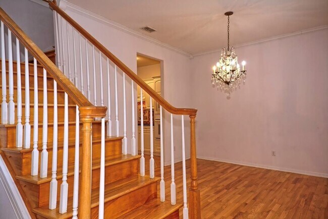Building Photo - Bay Hill Executive Home