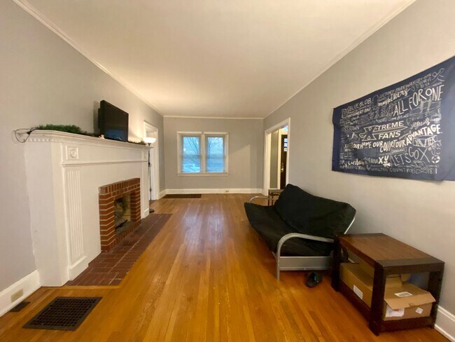 Foto del edificio - Charming 5 Bedroom/2.5 Bath House Central ...