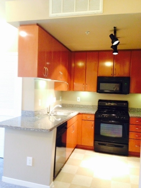 Interior Photo - APT MESSINA