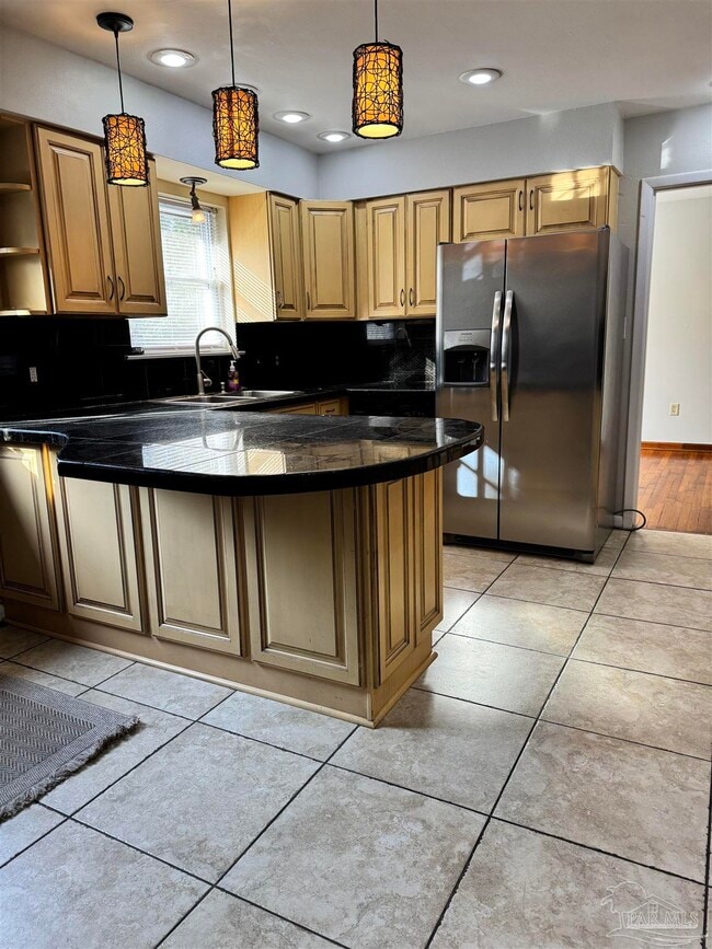 Foto del edificio - 117 S Sunset Blvd