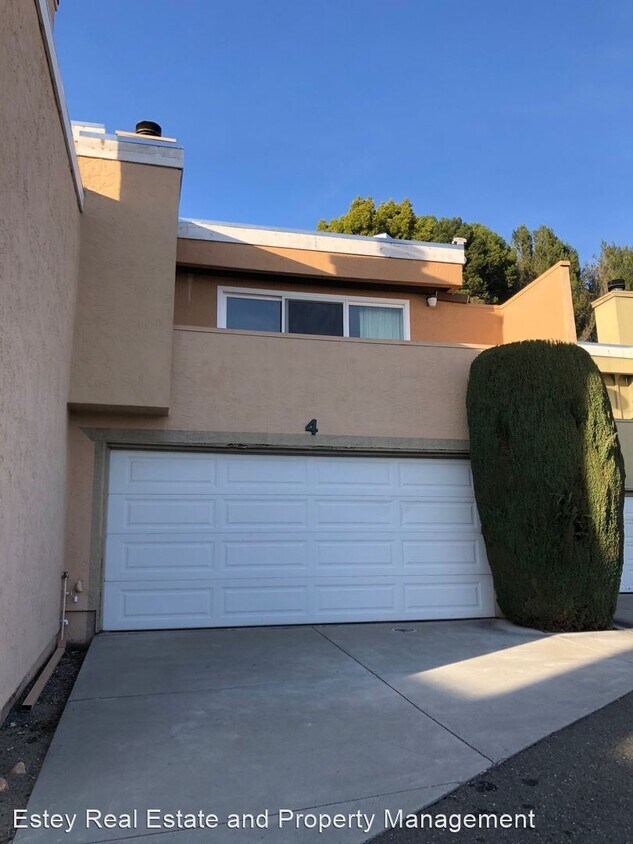 Primary Photo - 2 br, 2 bath House - 300 Locust drive #4