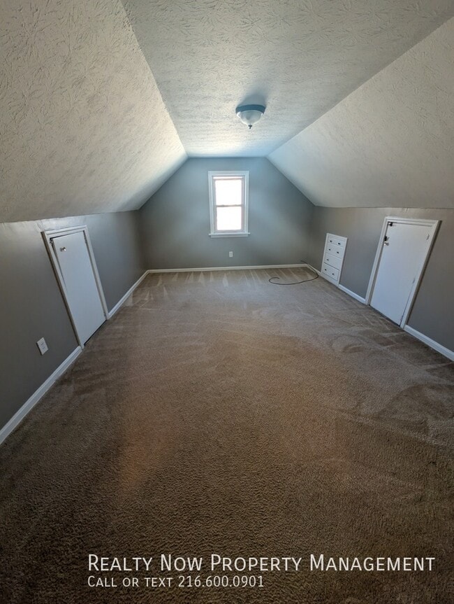 Building Photo - 14804 Rockside Rd