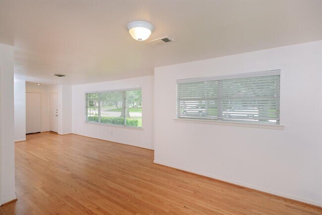 Foto del edificio - 801 Woodstock St