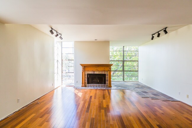 Living Room - 3882 Fredonia Dr