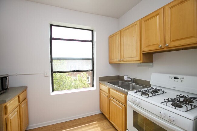 Foto del edificio - 1530 N Kedzie Ave