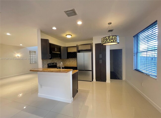 Foto del edificio - 17047 SW 38th Ct