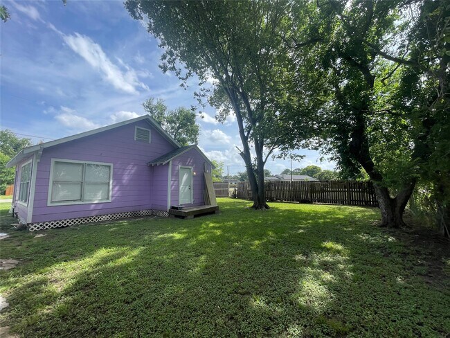 Foto del edificio - 906 Fields St