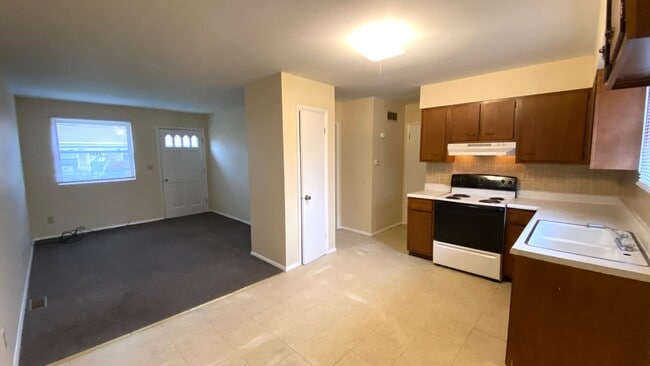 Building Photo - 340 Velde Street
