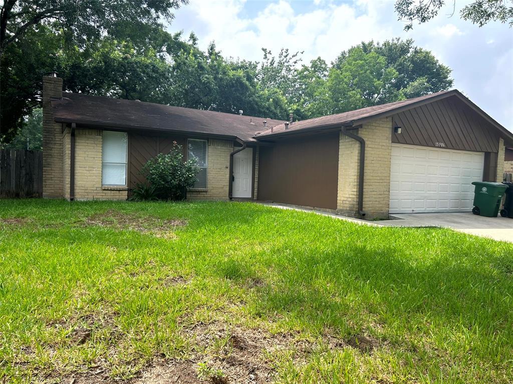 Foto principal - 15906 Blueridge Rd
