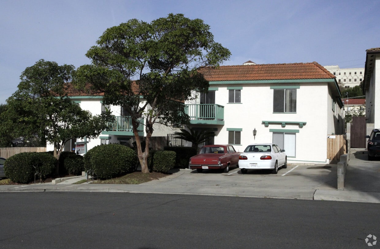 Primary Photo - 5562-5572 Lauretta St