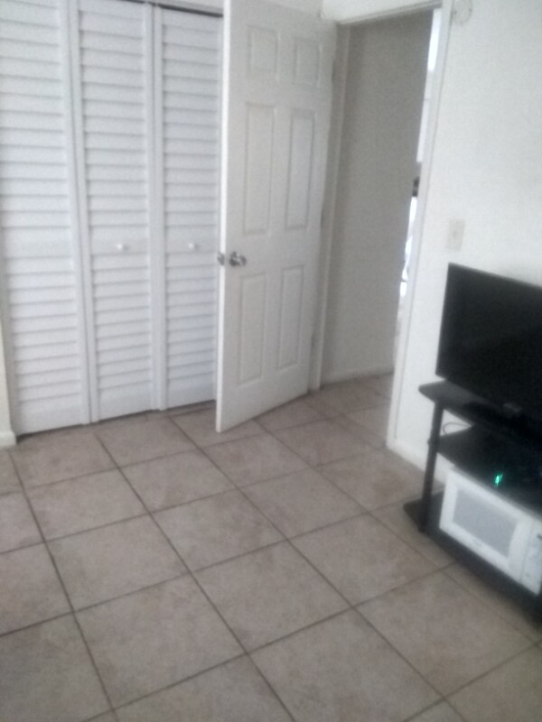 Foto del edificio - 7024 SW 18th Pl