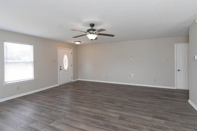 Building Photo - 7763 Sunflower Dr