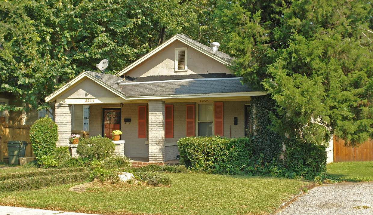 Building Photo - 2264 Monroe Ave
