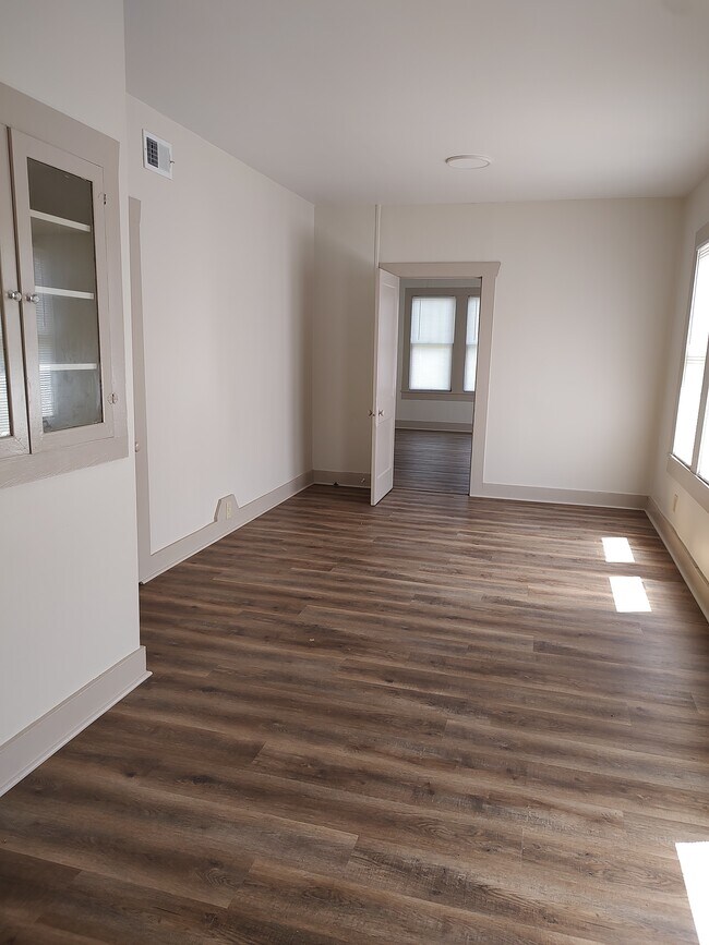 Den - 210 Clara St