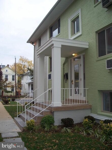 Foto principal - 206 E Windsor Ave