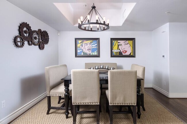 Foto del edificio - 1717 S Barrington Ave