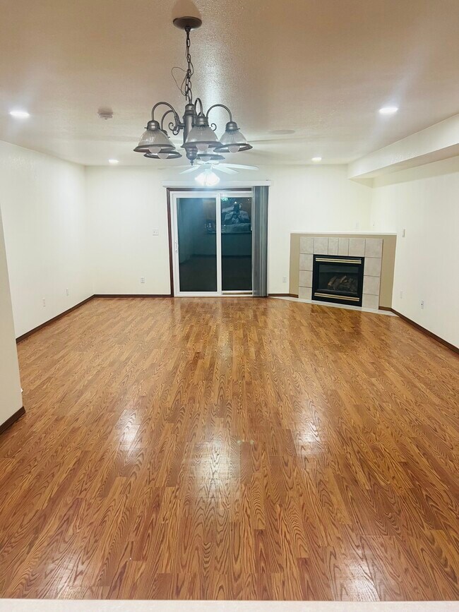 Foto del edificio - 764 E Clarion Dr