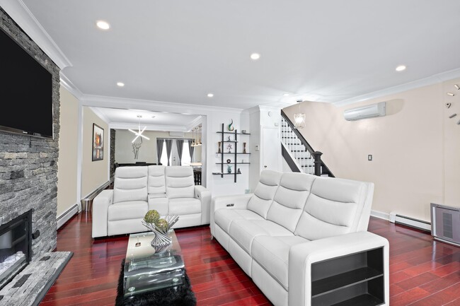 Building Photo - 14 78th St