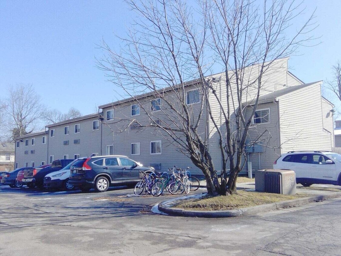 Foto principal - 562 Woodland Ave