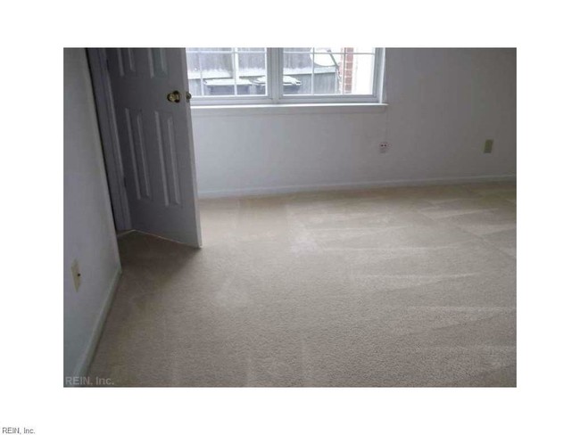Building Photo - 2 bedroom in Chesapeake VA 23322