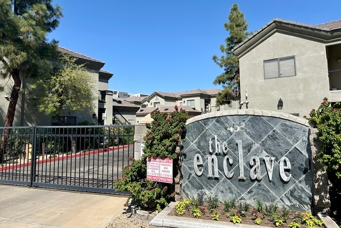 Foto principal - Gorgeous 2 bedroom / 2 bath condo in The E...