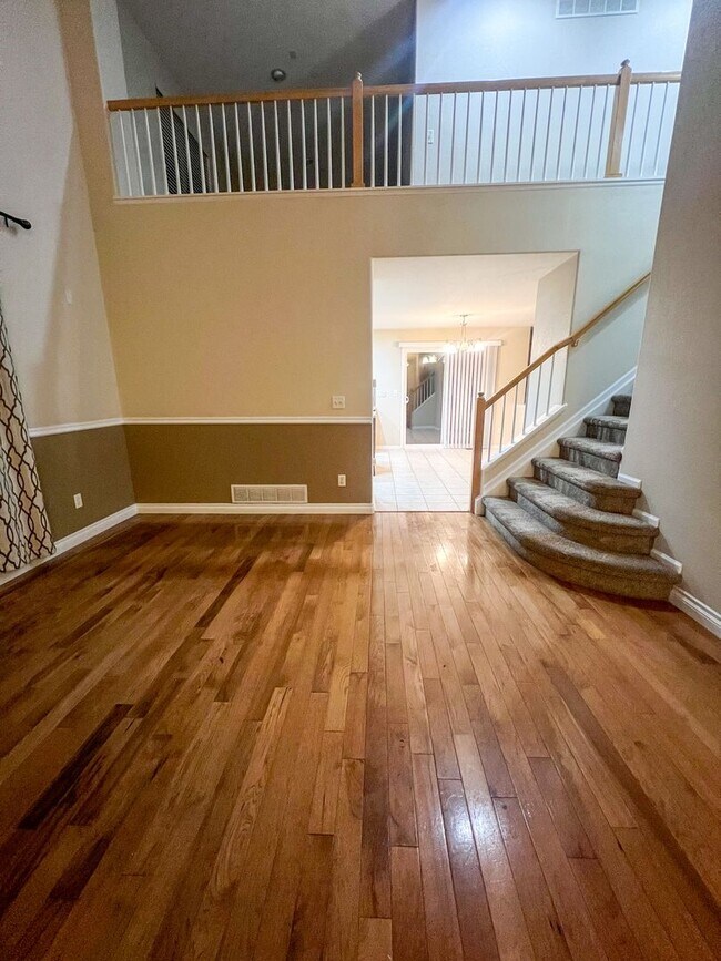 Building Photo - Thornton BIG OPEN home Living