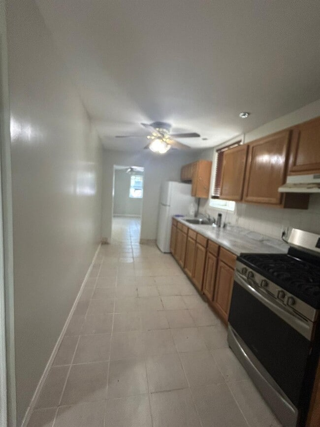 Building Photo - 232 Throgs Neck Blvd