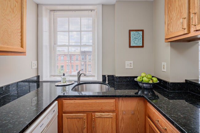 Kitchen - Astor Court Apartments
