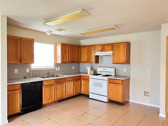 Building Photo - 4810 Cotton Ridge Trail