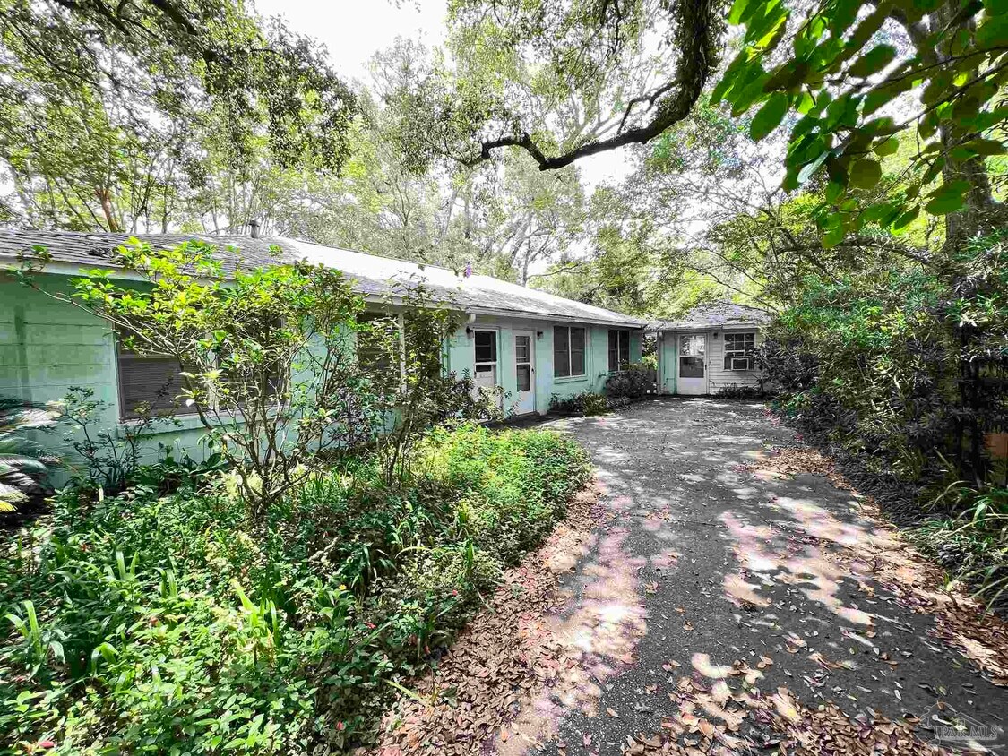 Foto principal - 106 Cherokee Trail