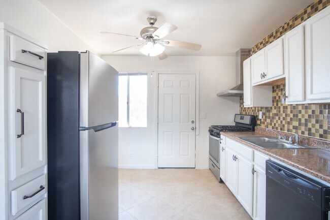 Tons of cabinet space and ceiling fan! - 57371 Yucca Trail
