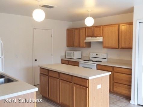 Building Photo - 4 br, 2.5 bath House - 13513 Padron Court