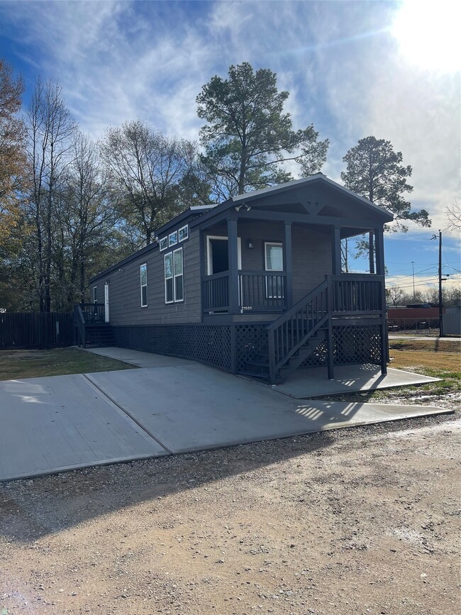 Foto del edificio - 21513 W Hammond Dr