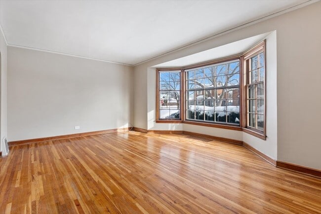 Building Photo - 9108 S Utica Ave