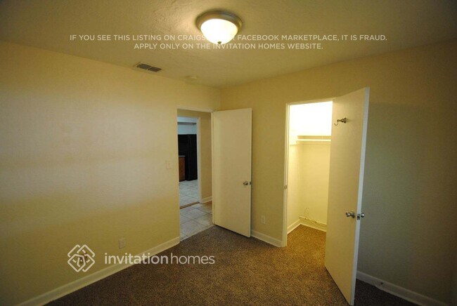 Foto del edificio - 5609 Sandalwood Dr