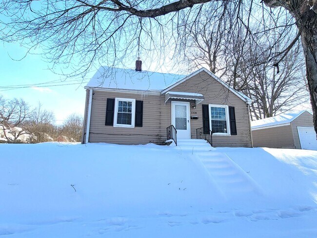 Building Photo - 1320 Tioga Ave