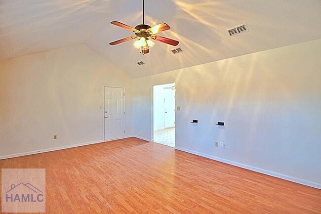 Foto del edificio - 915 Churchfield Dr