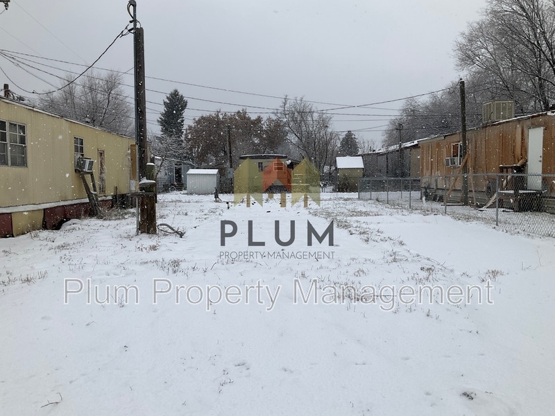 Building Photo - 740 Turner St