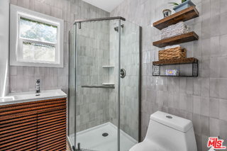 Foto del edificio - 738 Westmount Dr