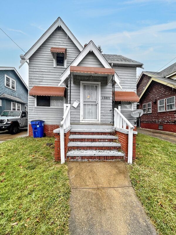 Building Photo - 13201 Glendale Ave