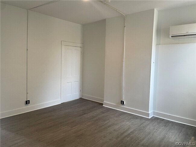 Building Photo - 102 N Lombardy St