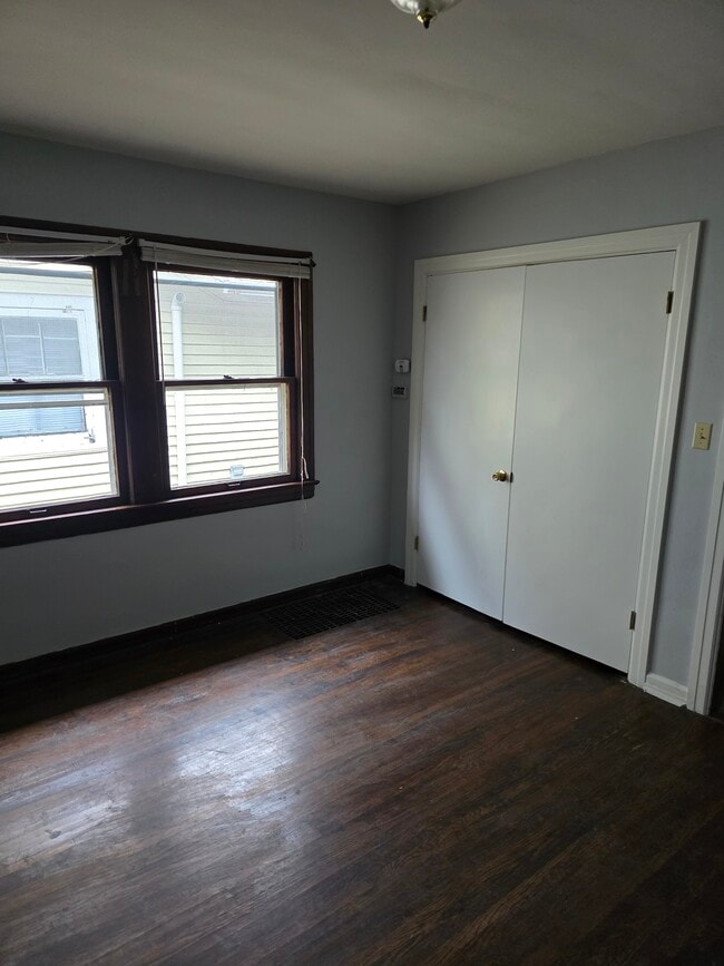 Foto del edificio - 832 N Emerson Ave