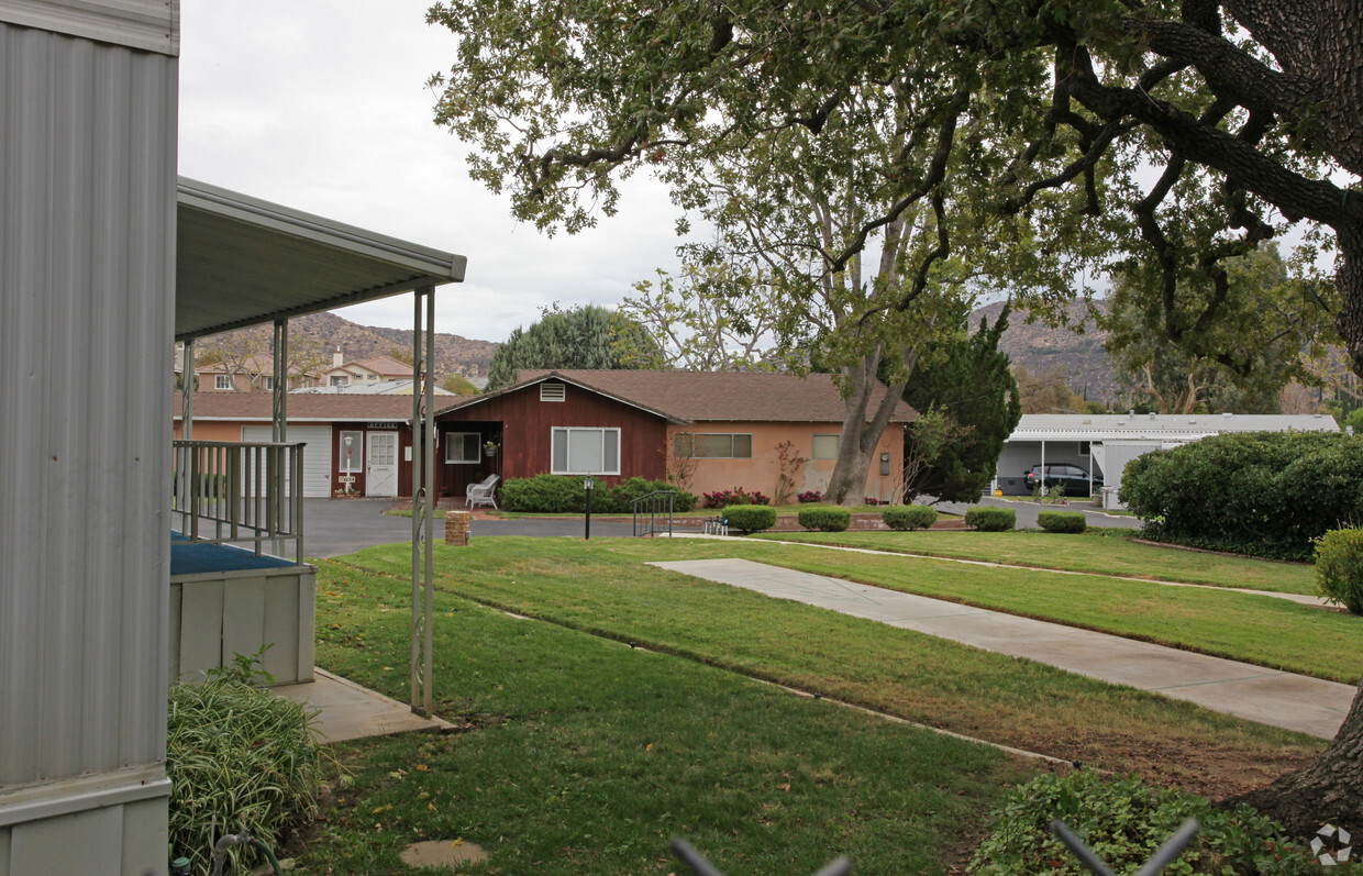 Foto del edificio - The Crest Mobile Home Village