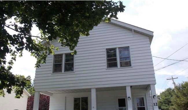 Building Photo - 12 Louis Ave