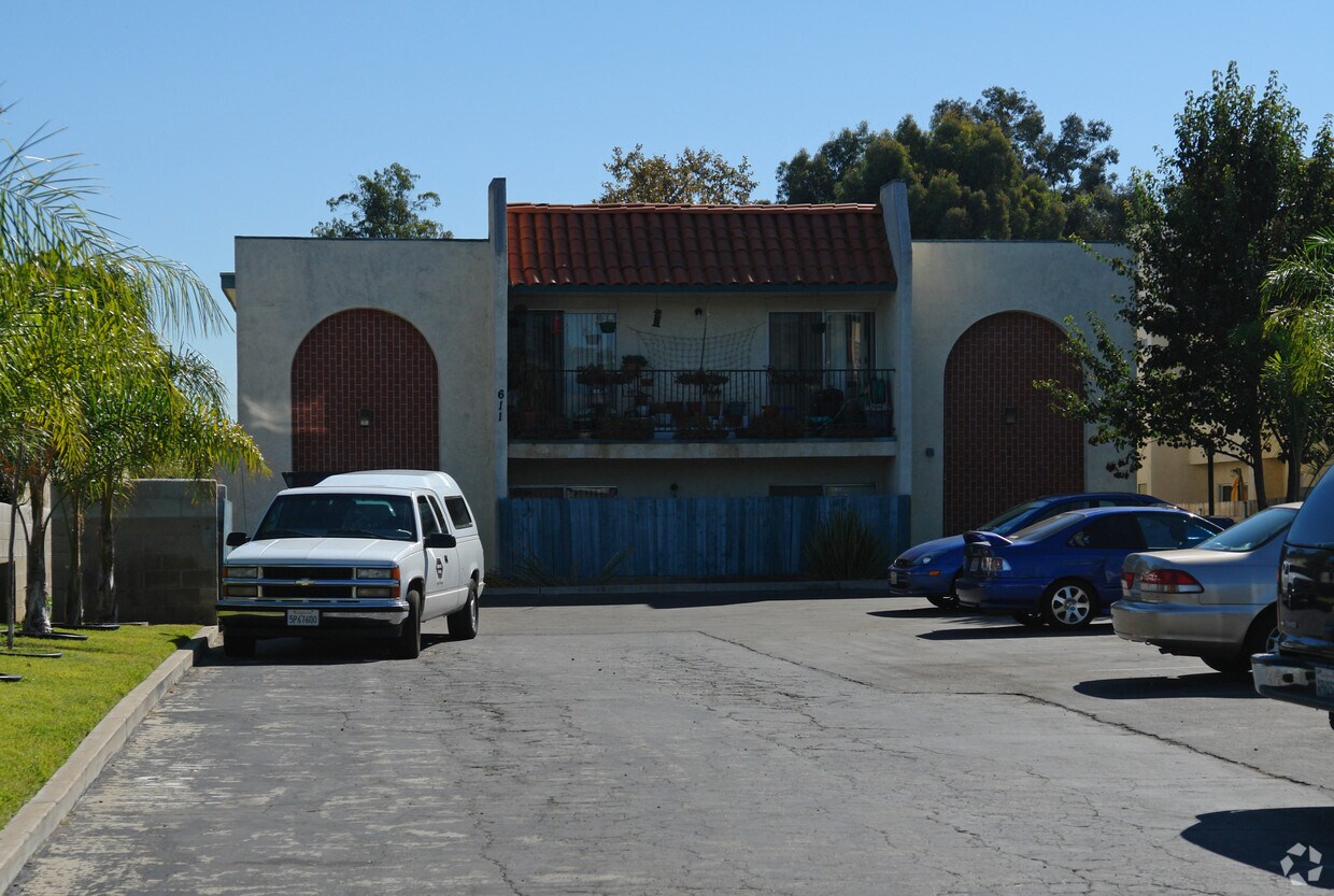 Foto del edificio - 611 Emerald Ave