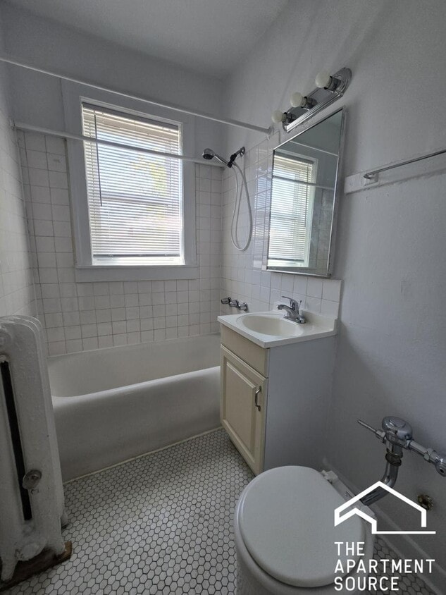 Photo - 1333 W Birchwood Ave (Chicago, IL)