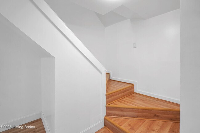 Foto del edificio - 120 E Ashland Ave