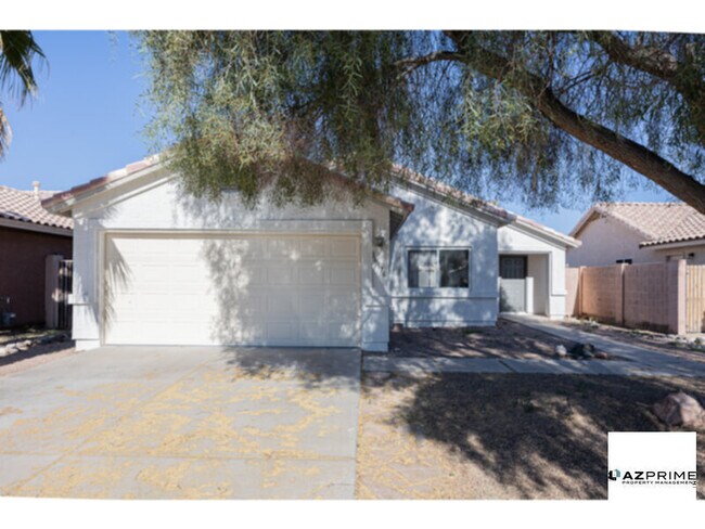 Building Photo - Discover Unmatched Elegance in this Beautifully Updated 3/2 Home in Goodyear.